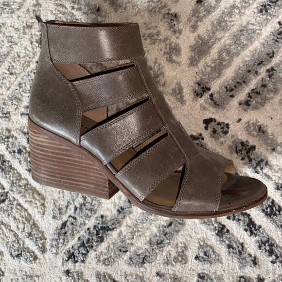 Lucky Brand Brown Leather Suede Cut Out Heel Sandals Women's 10 - Picture 3 of 9